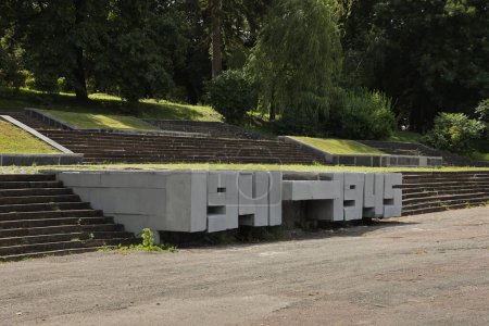 Foto de TERNOPIL, UCRANIA - 23 de agosto de 2023 Un monumento conmemorativo de aquellos que murieron durante la Segunda Guerra Mundial 1941 - 1945 en Zbarazh, región de Ternopil - Imagen libre de derechos
