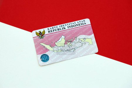 Documento de identidad infantil de Indonesia Kartu Identitas Anak o KIA. Documento de identidad para niños indonesios de cerca