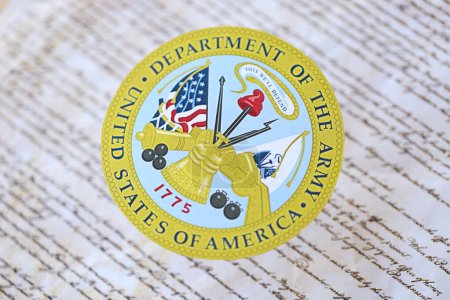 Foto de KYIV, UCRANIA - 9 de marzo de 2024 Departamento de Foca del Ejército de los Estados Unidos sobre la Constitución de los Estados Unidos - Imagen libre de derechos