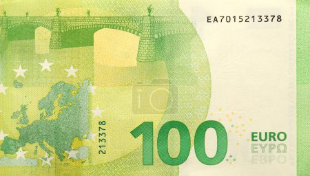 Téléchargez les photos : Fragment d'un billet de cent euros. Détails du billet de 100 euros en monnaie de l'Union européenne close up - en image libre de droit