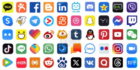 Téléchargez les photos : KYIV, UKRAINE - 1er AVRIL 2024 De nombreuses icônes des médias sociaux populaires, des messagers, des plates-formes de partage vidéo et d'autres services de smartphones imprimés sur papier blanc - en image libre de droit