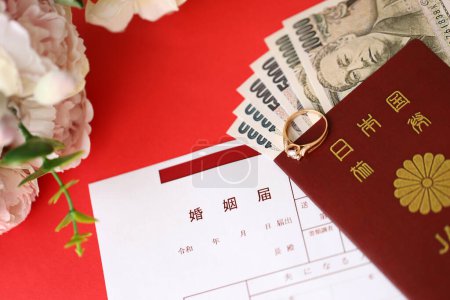 japonais mariage enregistrement vierge document et mariage proposition anneau et yen argent sur la table fermer