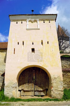 Einer der Türme, die entlang der Verteidigungsmauern der Wehrkirche von Biertan (Rumänien, Siebenbürgen) errichtet wurden).