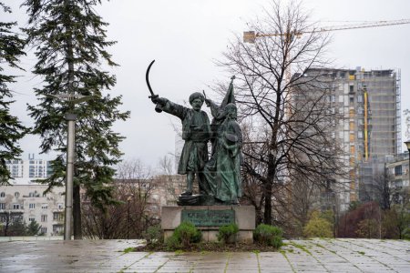 Foto de Monumento a Milos Obrenovic en Belgrado. El monumento está estacionado en el Parque Gavrilo Princip, en la calle Kneza Milosa. Belgrado, Serbia - 1 de abril de 2023. - Imagen libre de derechos