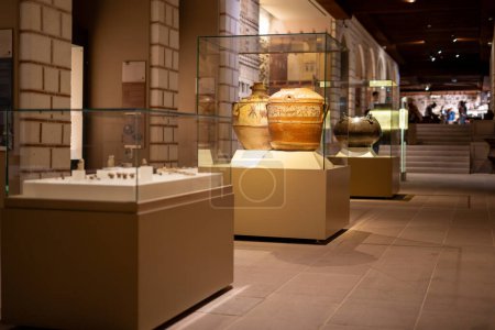 Foto de El interior del Museo de las Civilizaciones Anatólicas (Anadolu Medeniyetleri Muzesi). Ankara, Turquía - 16 de agosto de 2023. - Imagen libre de derechos