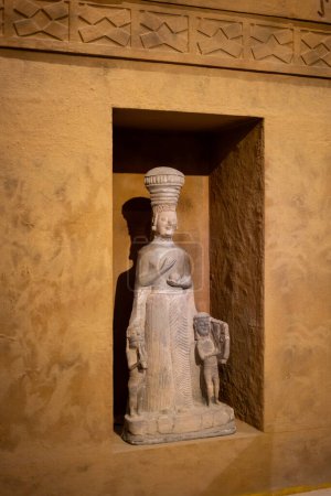 Foto de Estatua cibele en el Museo de las Civilizaciones Anatólicas (Anadolu Medeniyetleri Muzesi). Ankara, Turquía - 16 de agosto de 2023. - Imagen libre de derechos