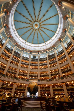 Foto de Interior del Millet Kutuphanesi. La Biblioteca Presidencial es la biblioteca más grande de Turquía. Ankara, Turquía - 18 de septiembre de 2023. - Imagen libre de derechos