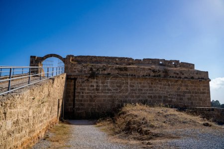 Téléchargez les photos : Porte de la Terre (Ravelin) dans les Fortifications de Famagouste. - en image libre de droit
