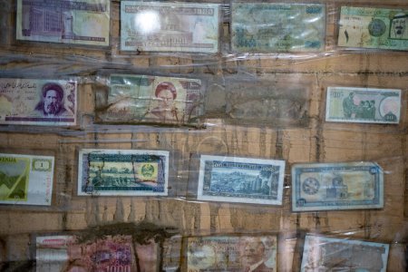 Foto de Monedas antiguas en Gaziantep Money Museum. Gaziantep, Turquía - 4 de diciembre de 2023. - Imagen libre de derechos