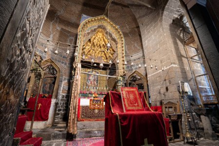Téléchargez les photos : L'église Sainte-Marie (Meryem Ana Kilisesi) est une église syriaque orthodoxe de Diyarbakir. Diyarbakir, Turquie - 3 janvier 2024. - en image libre de droit