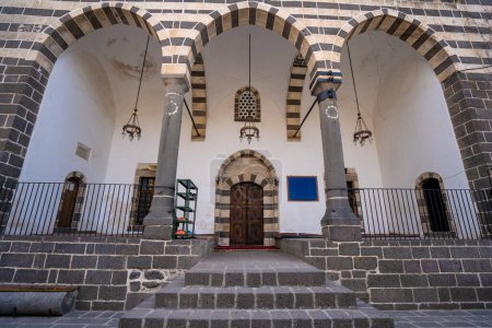 Téléchargez les photos : Mosquée Lala Bey (Mosquée Lala Kasim Bey) dans le quartier Sur de Diyarbakir. - en image libre de droit