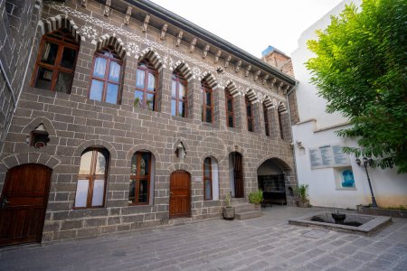 Téléchargez les photos : Le musée Ahmed Arif dans le quartier Sur. Ahmed Arif était un poète turco-kurde. Diyarbakir, Turquie - 3 janvier 2024. - en image libre de droit