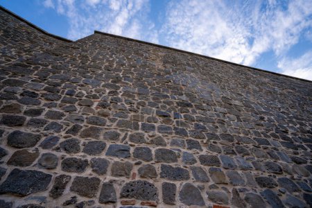 Téléchargez les photos : Murs historiques du château de Diyarbakir. - en image libre de droit