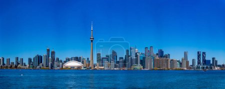 Panoramic view of Toronto Downtown from Toronto Center Island.