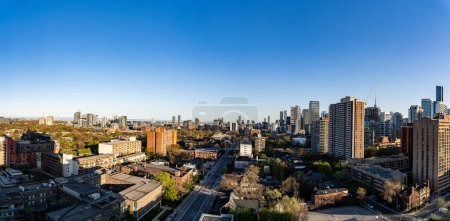 Panoramic view of Toronto Downtown from the Wellesley district.