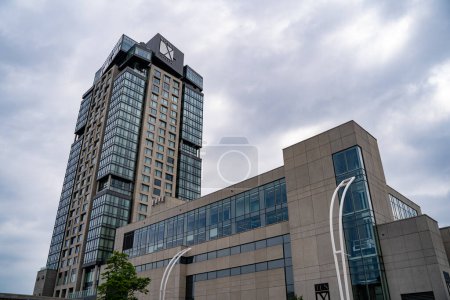 Téléchargez les photos : L'hôtel X Toronto est un complexe hôtelier et sportif situé sur le terrain d'Exhibition Place. Toronto, Canada - le 25 mai 2024. - en image libre de droit