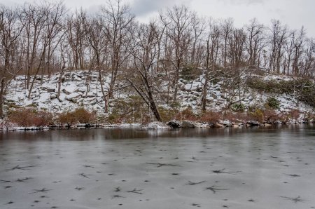 Foto de Descongelación de hielo en Sunfish Pond, Nueva Jersey, EE.UU., Hardwick Township, Nueva Jersey - Imagen libre de derechos