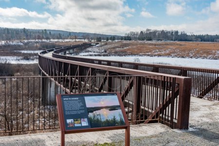 Téléchargez les photos : The Bridge over the Wetlands, Flight 93 National Memorial, Pennsylvania USA, Stoystown, Pennsylvania - en image libre de droit