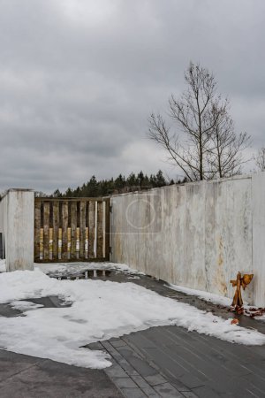 Téléchargez les photos : Ceremonial Gate and Wooden Angel, Flight 93 National Memorial Pennsylvania USA, Stoystown, Pennsylvanie - en image libre de droit