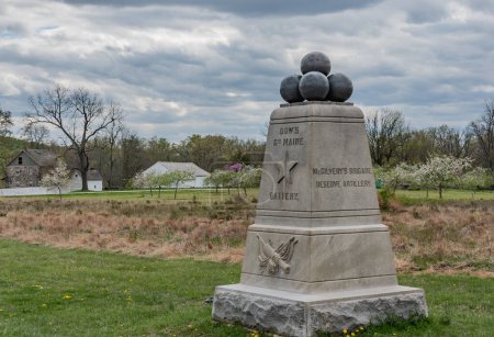 Téléchargez les photos : Monument à Dows 6th Maine Battery on a Cold Spring Afternoon, Gettysburg Pennsylvania USA, Gettysburg, Pennsylvania - en image libre de droit