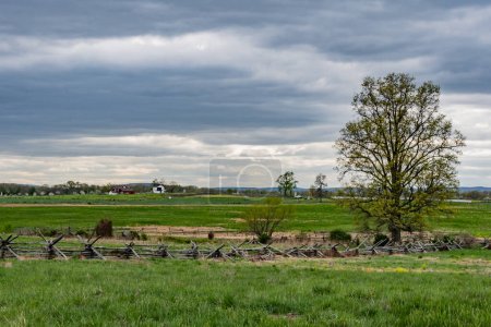 Téléchargez les photos : Après-midi de printemps couvert sur le champ de bataille, Gettysburg Pennsylvanie États-Unis, Gettysburg, Pennsylvanie - en image libre de droit