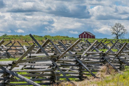 Téléchargez les photos : Clôtures ferrées sur le champ de bataille de Gettysburg, Pennsylvanie États-Unis - en image libre de droit