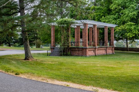Téléchargez les photos : Rostrum dans le cimetière national des soldats, Gettysburg Pennsylvanie USA - en image libre de droit