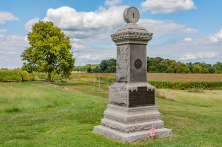 Téléchargez les photos : Monument au 14ème Régiment de Brooklyn un après-midi d'été, Antietam National Battlefield Maryland USA - en image libre de droit