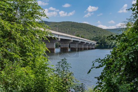 Foto de Lance Cpl. c. Abram L. Howard Memorial Bridge, Williamsport, Pennsylvania, EE.UU. - Imagen libre de derechos
