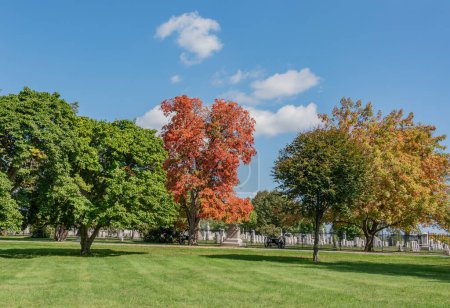 Téléchargez les photos : Hallowed Ground on an Early Autumn Afternoon, cimetière national des soldats, Gettysburg PA USA - en image libre de droit