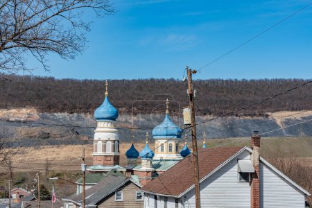 Saint Marys Orthodoxe Kirche mit Blick auf eine Strip Mine, Coaldale Pennsylvania USA