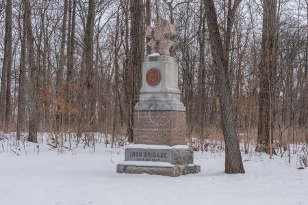 Téléchargez les photos : Monument à la brigade de fer lors d'une journée d'hiver enneigée, Gettysburg Pennsylvanie USA - en image libre de droit