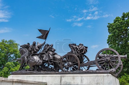 Arma de guerra corriendo hacia el campo de batalla, Ulysses S Grant Memorial, Washington DC EE.UU.
