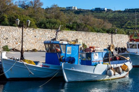 Téléchargez les photos : Syros île en Grèce est une belle destination estivale - Syros île, Grèce, 08-16-2020 - en image libre de droit