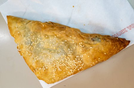 Une tarte grecque aux épinards et au fromage feta.