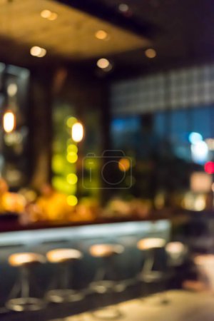 Téléchargez les photos : Image floue bokeh de Sièges à l'intérieur du restaurant, comptoir du bar - en image libre de droit