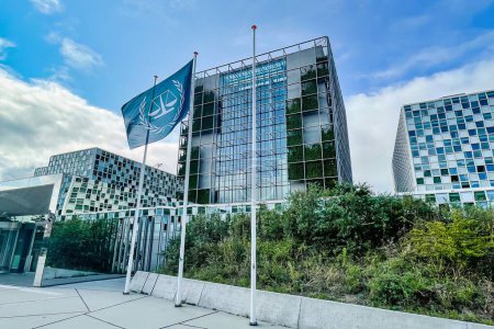 Foto de Den Haag, Países Bajos - 25 de agosto de 2021: una visión general de los edificios del Tribunal Penal Internacional ICC CPI en La Haya - Imagen libre de derechos