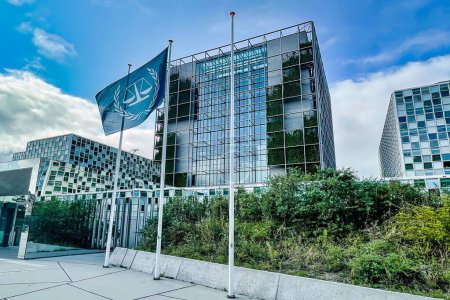 Foto de Den Haag, Países Bajos - 25 de agosto de 2021: una visión general de los edificios del Tribunal Penal Internacional ICC CPI en La Haya - Imagen libre de derechos