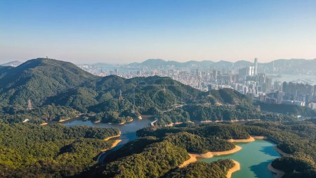 Téléchargez les photos : 2 mars 2022 Barrage du réservoir de Kowloon, parc national de Kam Shan, Hong Kong - en image libre de droit