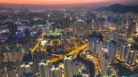 Foto de A cityscape of Kowloon and HK From Ping Shan 29 Jan 2022 - Imagen libre de derechos