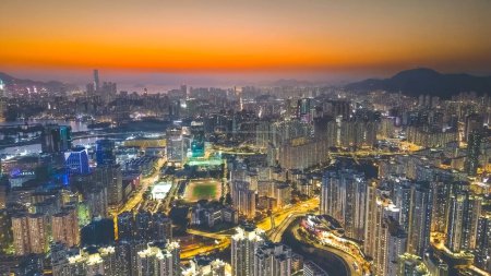 Foto de A cityscape of Kowloon and HK From Ping Shan 29 Jan 2023 - Imagen libre de derechos
