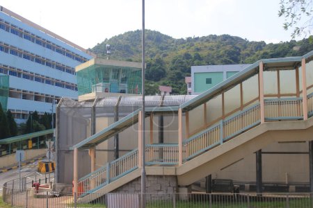 Foto de .Prisión o cárcel es un edificio con cercas de hierro 20 Sept 2013 - Imagen libre de derechos