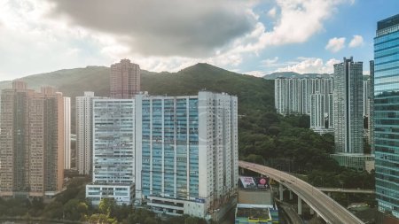 Foto de Exterior del edificio industrial en la ciudad de Hong Kong 26 de mayo 2023 - Imagen libre de derechos