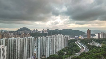 Foto de El paisaje urbano de Tuen Mun Highway, hk Mayo 26 2023 - Imagen libre de derechos