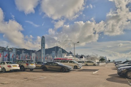 Téléchargez les photos : Parking du centre commercial à Tsim Sha Tsui Ocean Terminal 9 juin 2023 - en image libre de droit