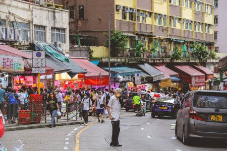 Téléchargez les photos : L'atmosphère vibrante du marché humide de Kwun Tong, le 21 juin 2023 - en image libre de droit