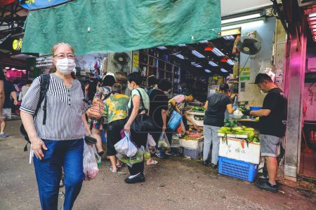 Foto de La atmósfera vibrante del mercado húmedo de Kwun Tong, 21 de junio 2023 - Imagen libre de derechos