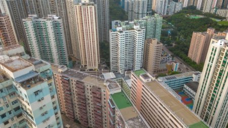 Téléchargez les photos : Les vieux blocs résidentiels de Kwun tong, HK 21 juin 2023 - en image libre de droit