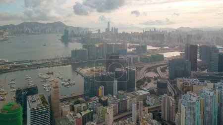 Foto de Los viejos bloques residenciales en Kwun Tong, Hong Kong 21 de junio 2023 - Imagen libre de derechos