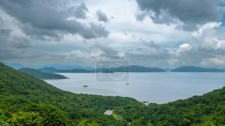 Foto de El paisaje de Port Shelter, hong kong, junio 25 2023 - Imagen libre de derechos